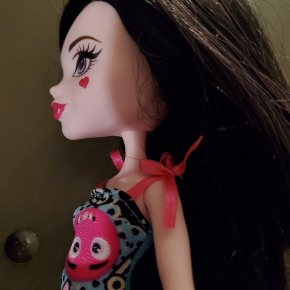 Monster High emoji Draculaura used - Picture 3 of 4